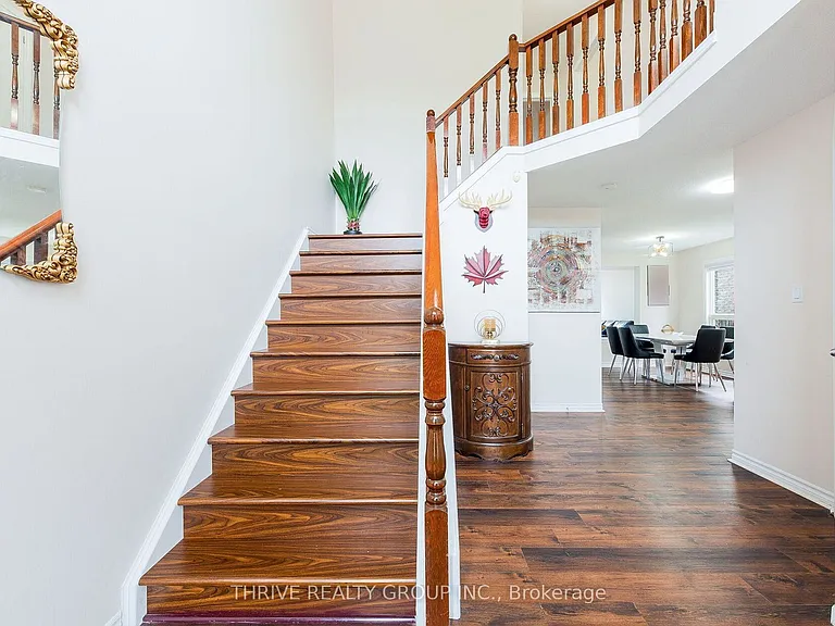 1737 Mickleborough Dr #UPPER — Photo 3