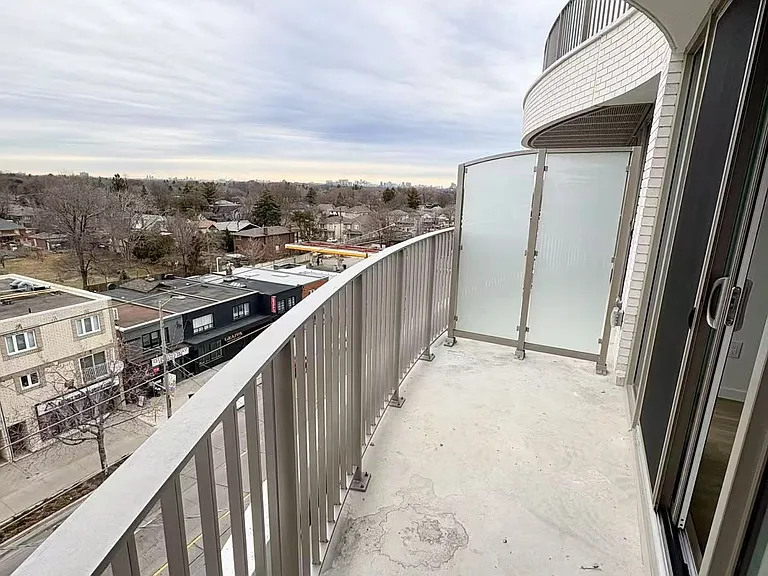 689 The Queensway #619 — Photo 17