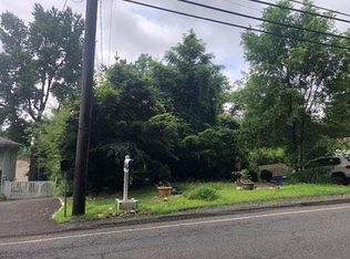 383 Long Hill Rd, Gillette, NJ 07933