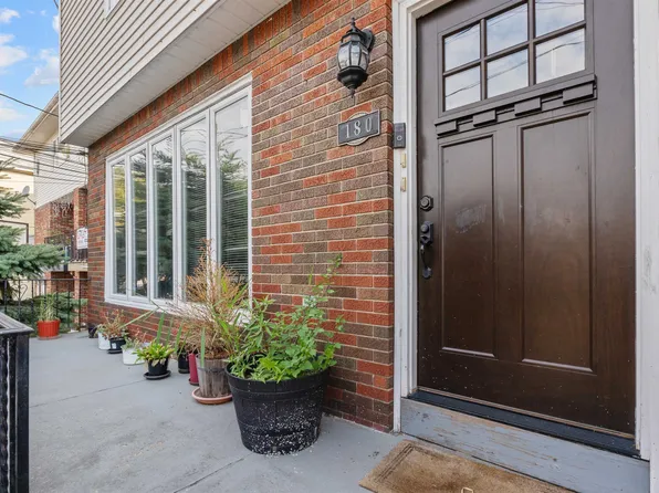 180 Mcadoo Avenue image 2 of 18