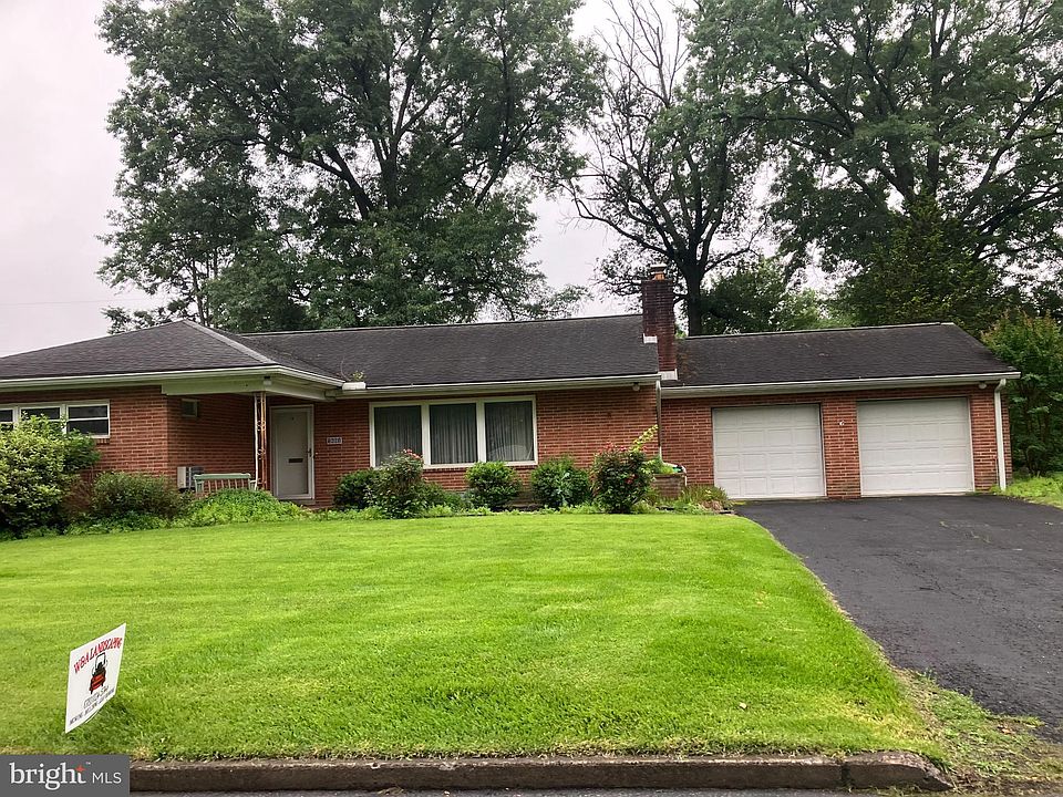 2nd image of 3601 Schoolhouse Ln
