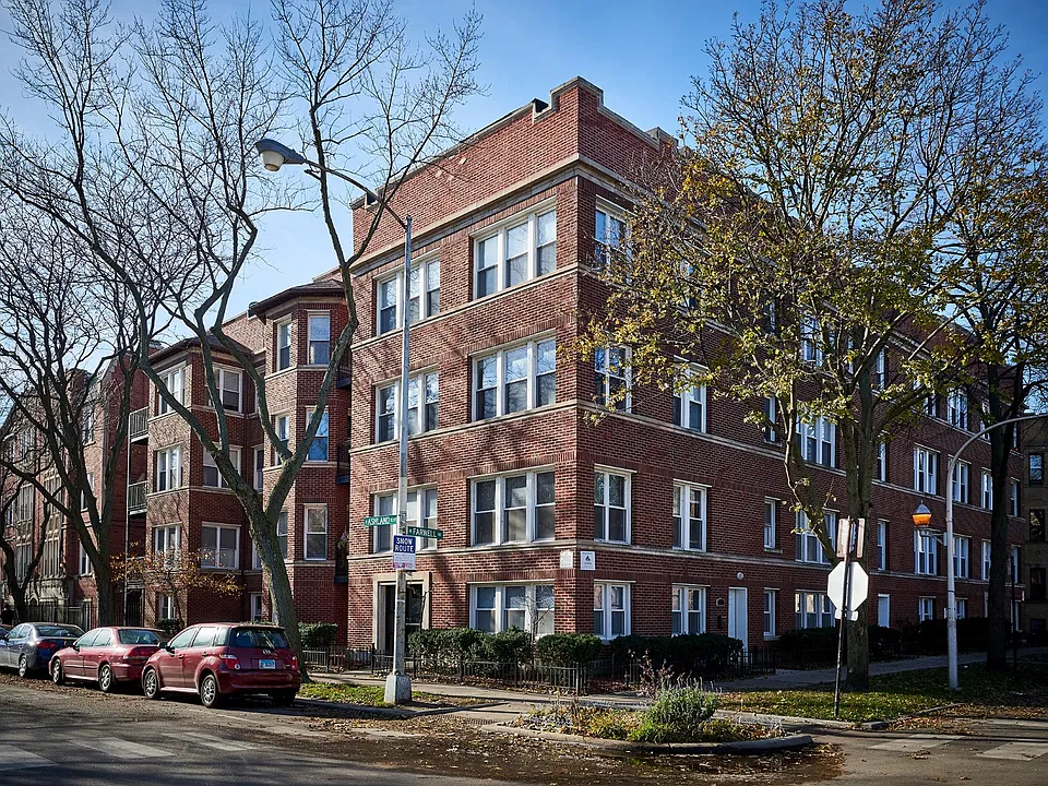 6834 N Ashland Blvd #3