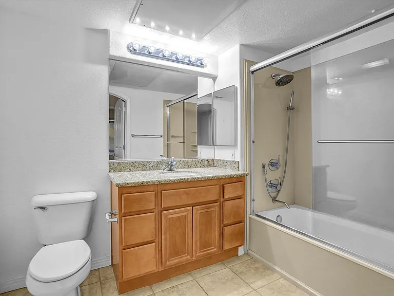 301 W G St #316 — Photo 18