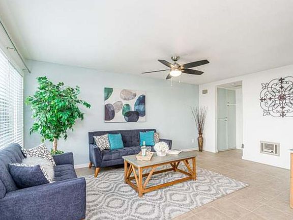 2nd image of 4449 Menlo Ave #1