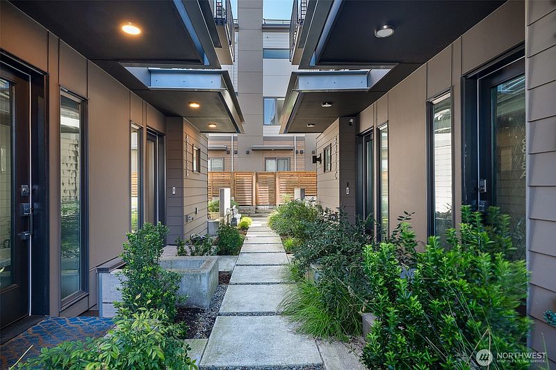 3rd image of 6313 9th Avenue NE #A