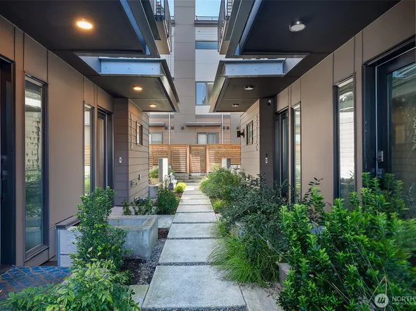 6313 9th Avenue NE #A, Seattle, WA 98115