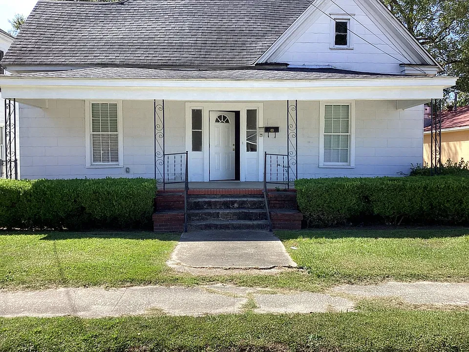 506 S Main St
