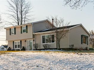 1229 Five Mile Line Rd, Webster, NY 14580