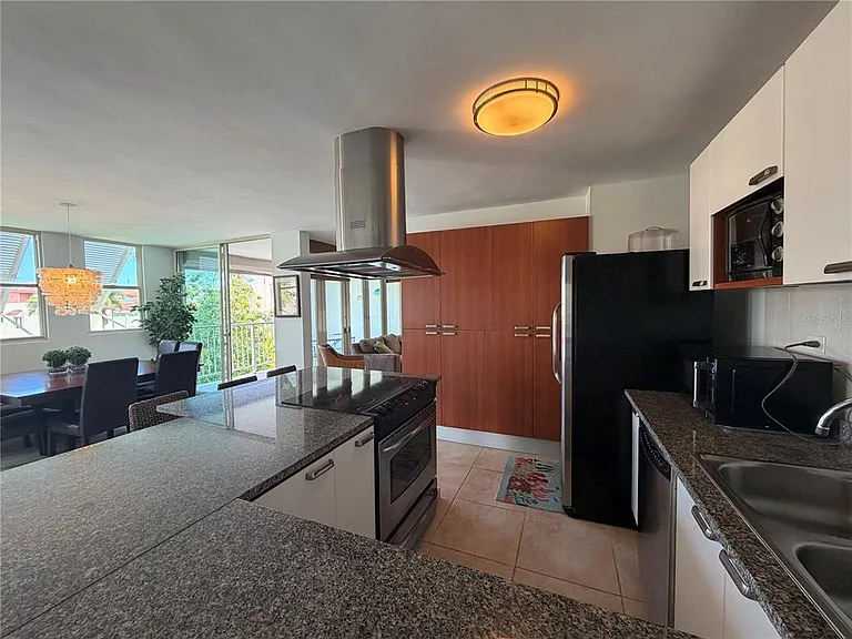 205 Cond Harbour Point #B — Photo 5