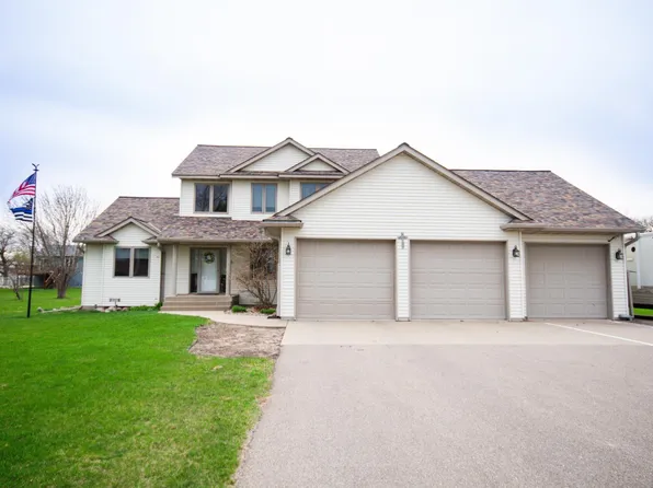 721 3rd Ave NW, Melrose, MN 56352