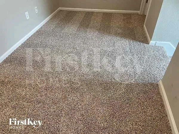 13668 Chipperfield Ln — Photo 3