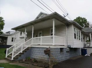 33 S Forklanding Rd, Maple Shade, NJ 08052