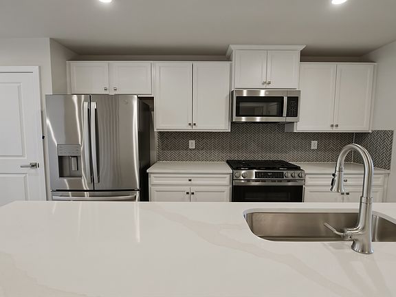 Nassau Cove - End Unit!