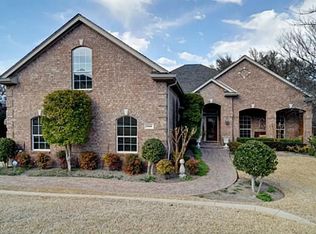 9008 Ranch Bluff Ct, Benbrook, TX 76126