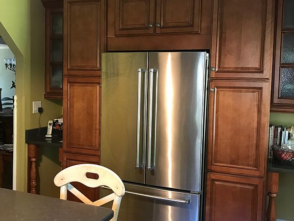 3rd image of 28 Sterling Dr