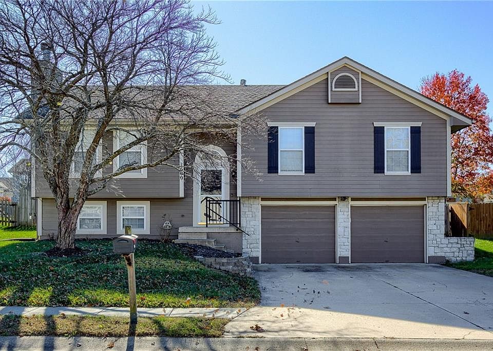1st image of 600 SE Alger Dr