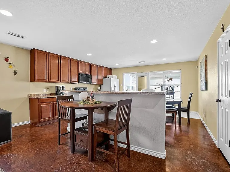 1115 Milltown Rd — Photo 10
