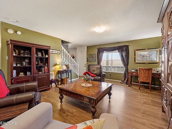 3rd image of 9540 Trails End Rd