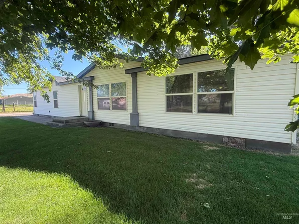 576 N Elmore Ave, Glenns Ferry, ID 83623