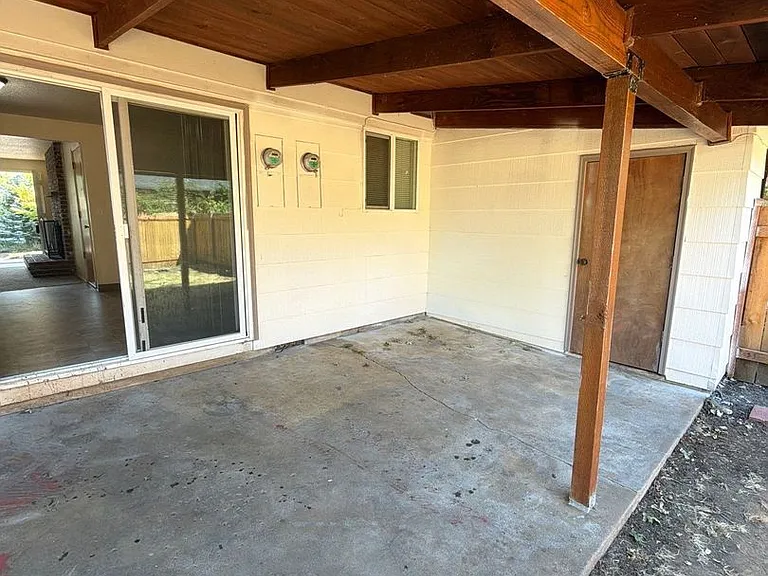 2610 Taylor St — Photo 11
