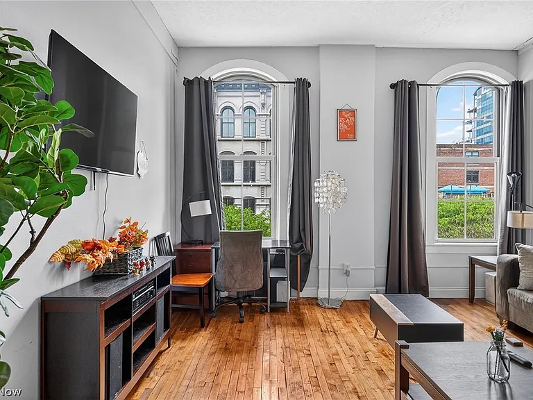 408 W Saint Clair Ave #319 — Photo 3
