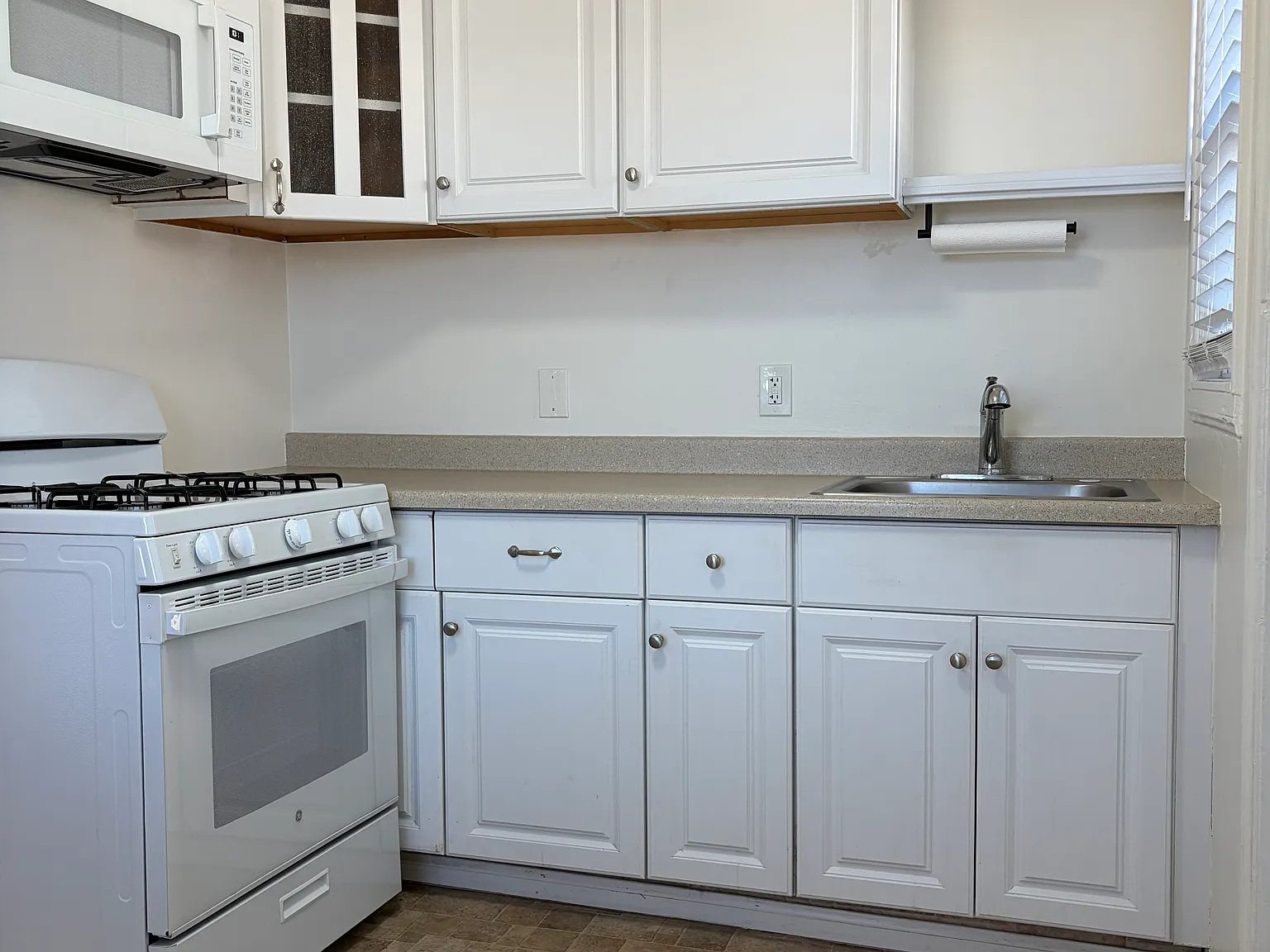 1 bed, 480 sqft, $1,995 — Photo 4
