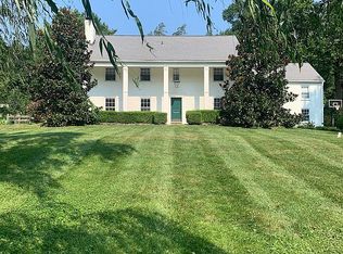328 Echo Valley Ln, Newtown Square, PA 19073