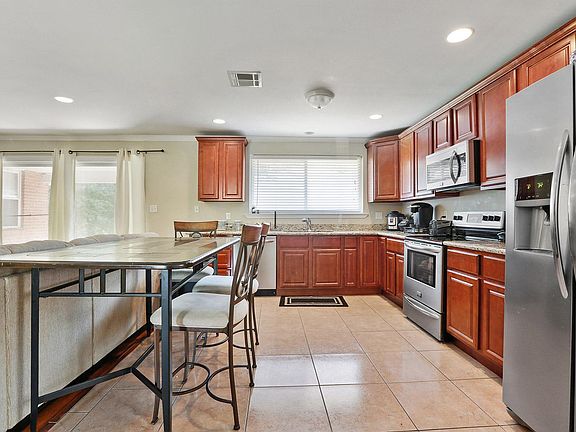 3rd image of 6416 Center St