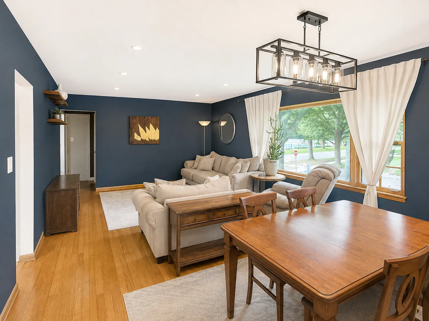 3 bed, 1100 sqft, $2,800 — Photo 4