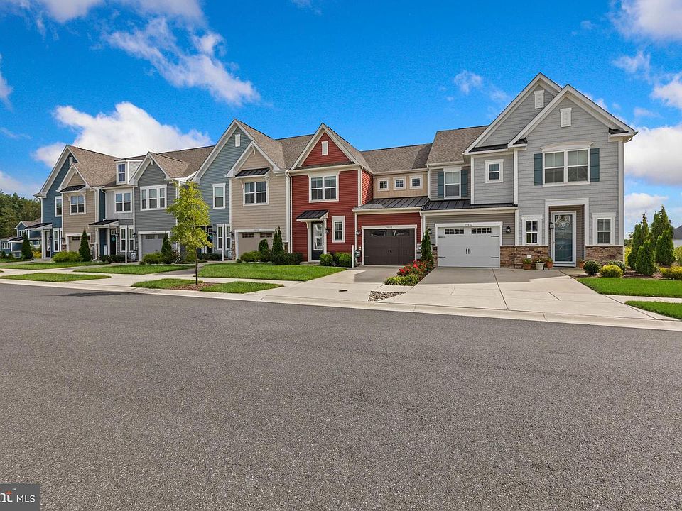 1st image of 19050 Holts Ln