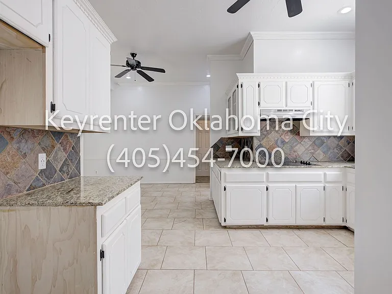 12100 Blueway Ave — Photo 7