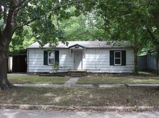 539 S Pine St, Nowata, OK 74048