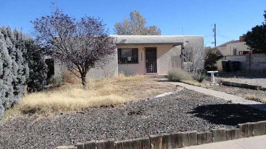 1st image of 2434 Palomas Dr NE
