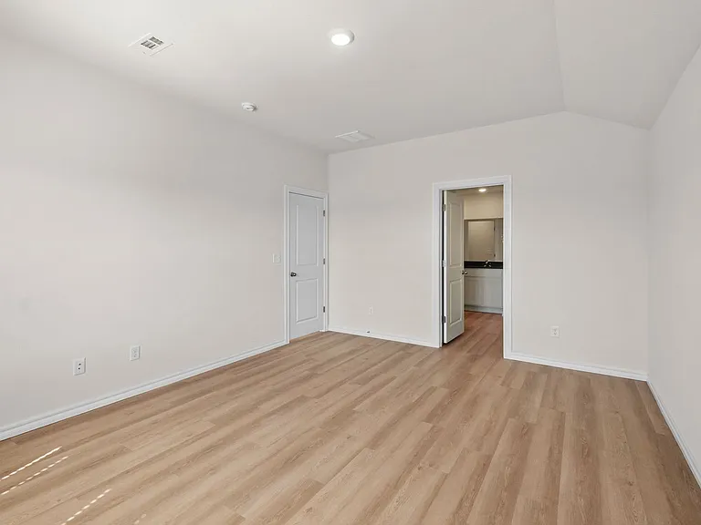 1317 Bates St — Photo 15