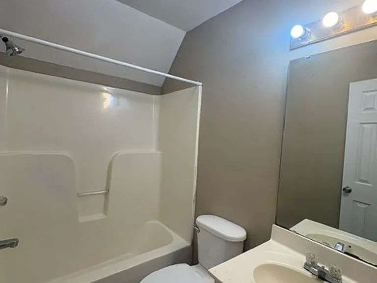 106 Money St — Photo 17