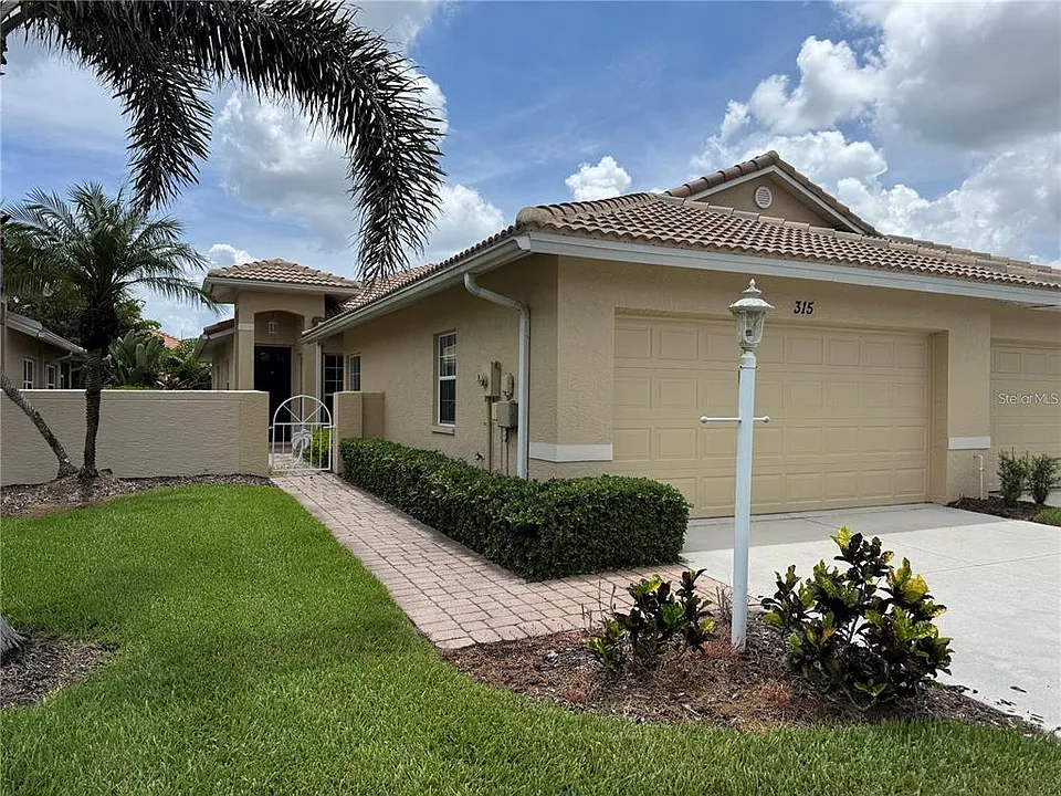 315 Auburn Woods Cir