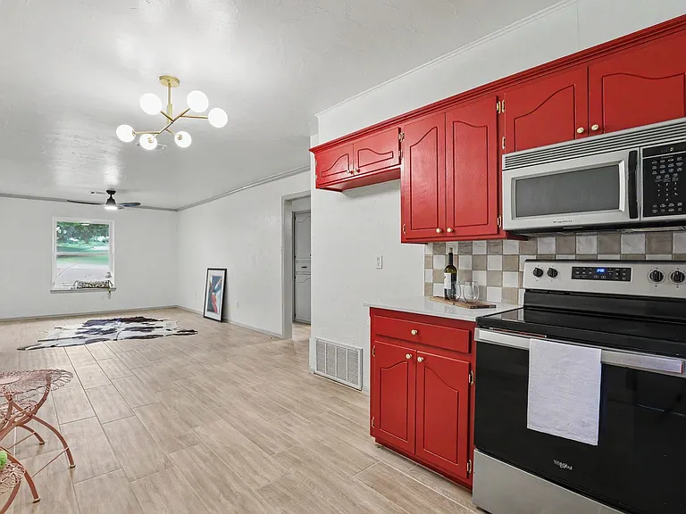 1715 Edgewood Dr — Photo 14