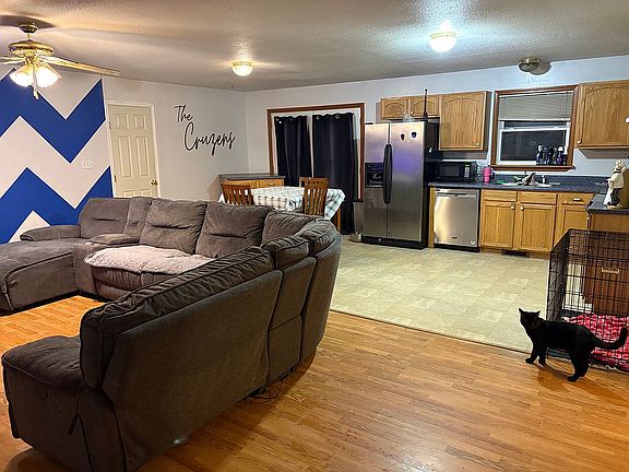 2nd image of 914 Fairview Ct
