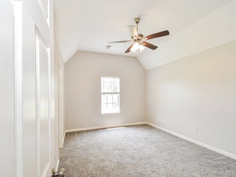 9296 Brooks Dr — Photo 10