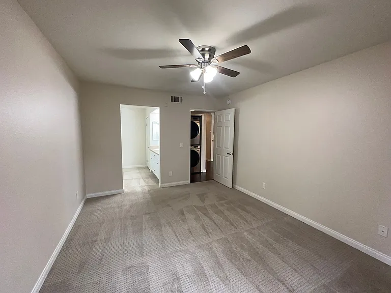 21450 Burbank Blvd #114 — Photo 7