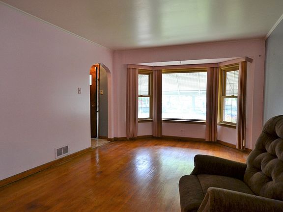 5th image of 10719 S Sawyer Ave