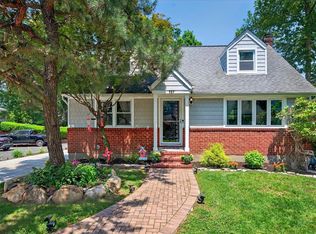 157 E 17th St, Huntington Station, NY 11746