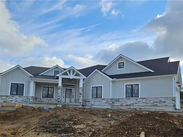21371 W 93rd Ct, Lenexa, KS 66220