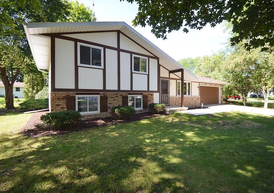 1st image of 442 S Buckingham BOULEVARD