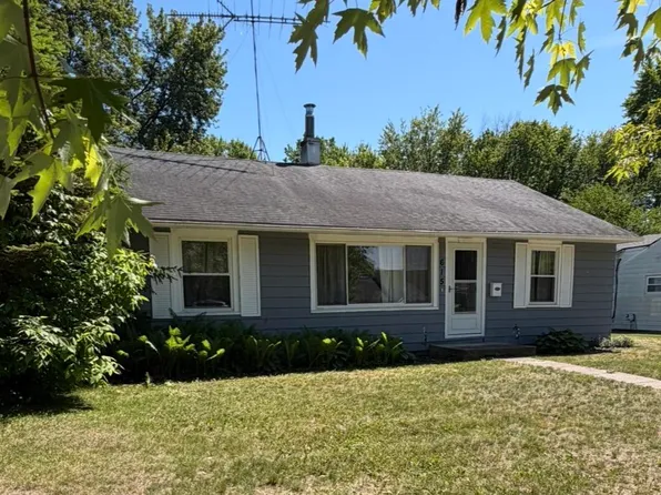 615 Riddle St, Howell, MI 48843