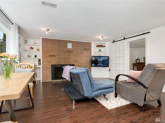 Living Room / Dinning Room with Gas Fireplace
