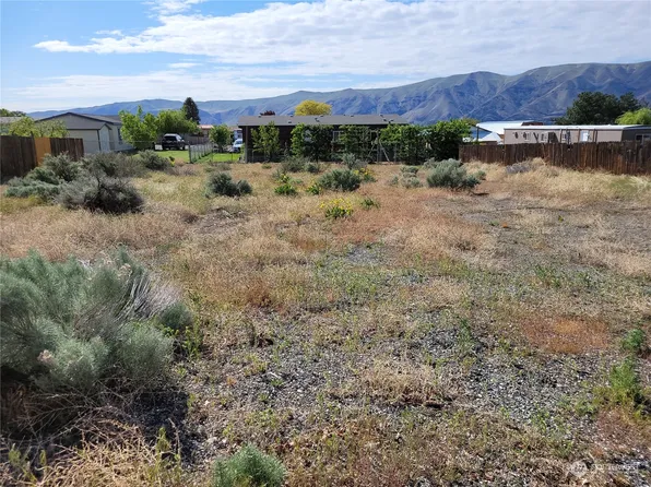 620 Edgewater Way SW, Mattawa, WA 99349