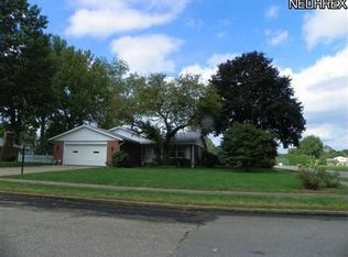 1361 Independence Cir SE, New Philadelphia, OH