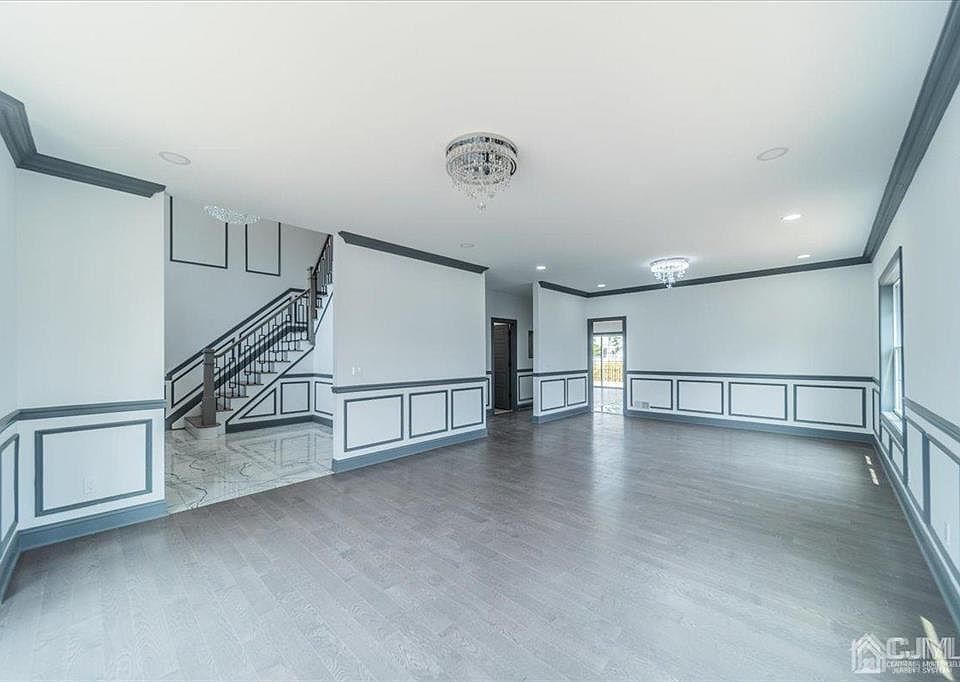 1st image of 664 Ford Ave