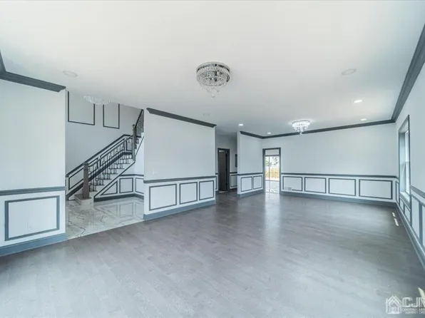 664 Ford Ave, Metuchen, NJ 08840